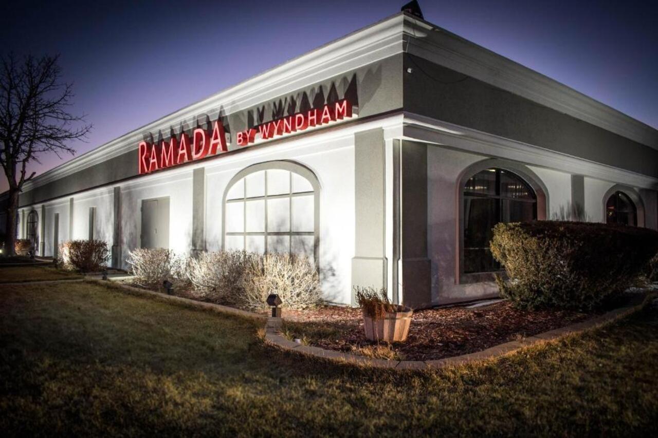 Ramada By Wyndham North Platte Hotel Exterior photo